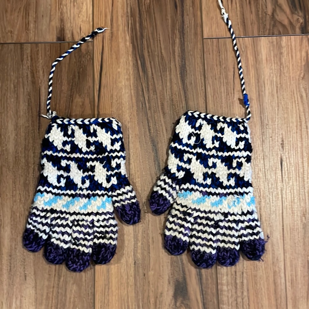 Wool gloves